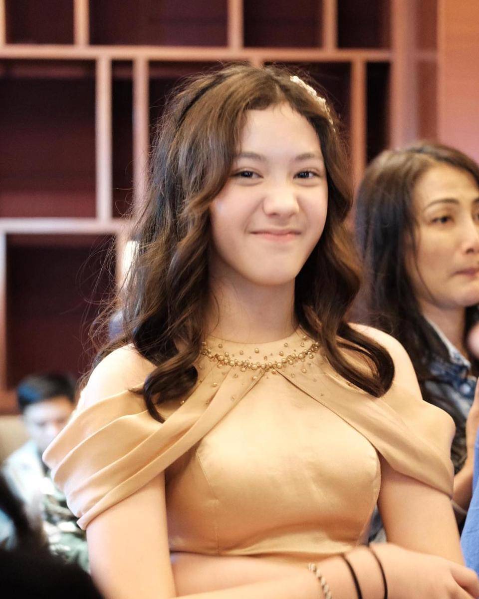 Instagram.com/mikhaela.lee